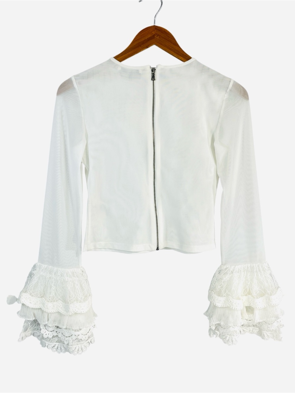 NWT Alice + Olivia Delaina Long Sleeve Top With Ruffle Cuff size Small in White - Picture 8 of 9